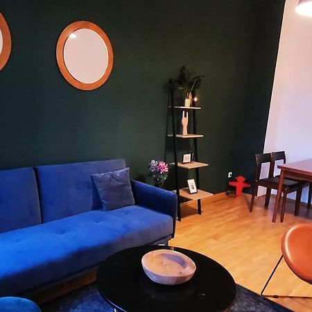 Design Altbauwohnung Mit Balkon Und Parkplatz Лайпциг Екстериор снимка