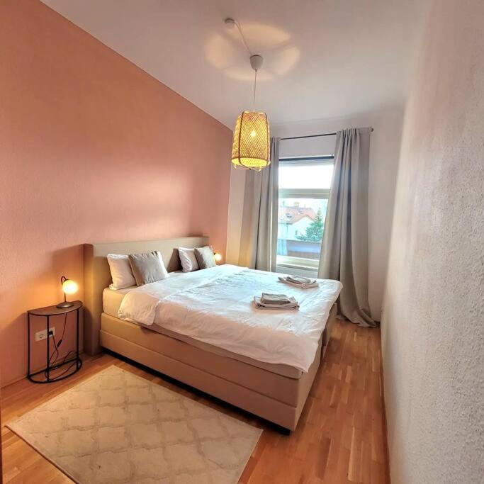 Design Altbauwohnung Mit Balkon Und Parkplatz Лайпциг Екстериор снимка