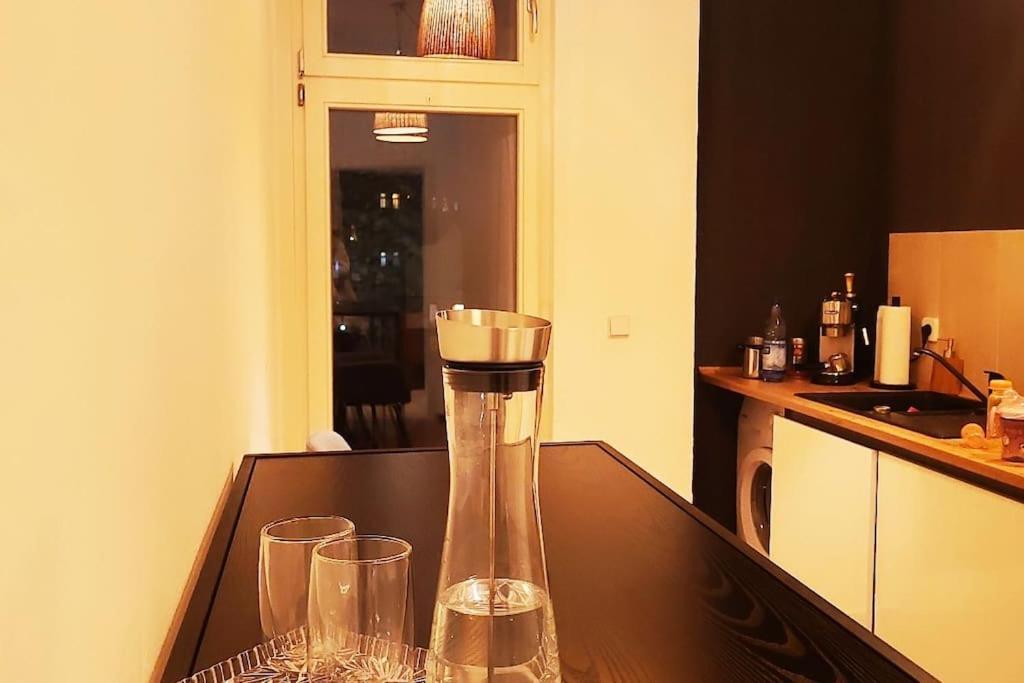 Design Altbauwohnung Mit Balkon Und Parkplatz Лайпциг Екстериор снимка